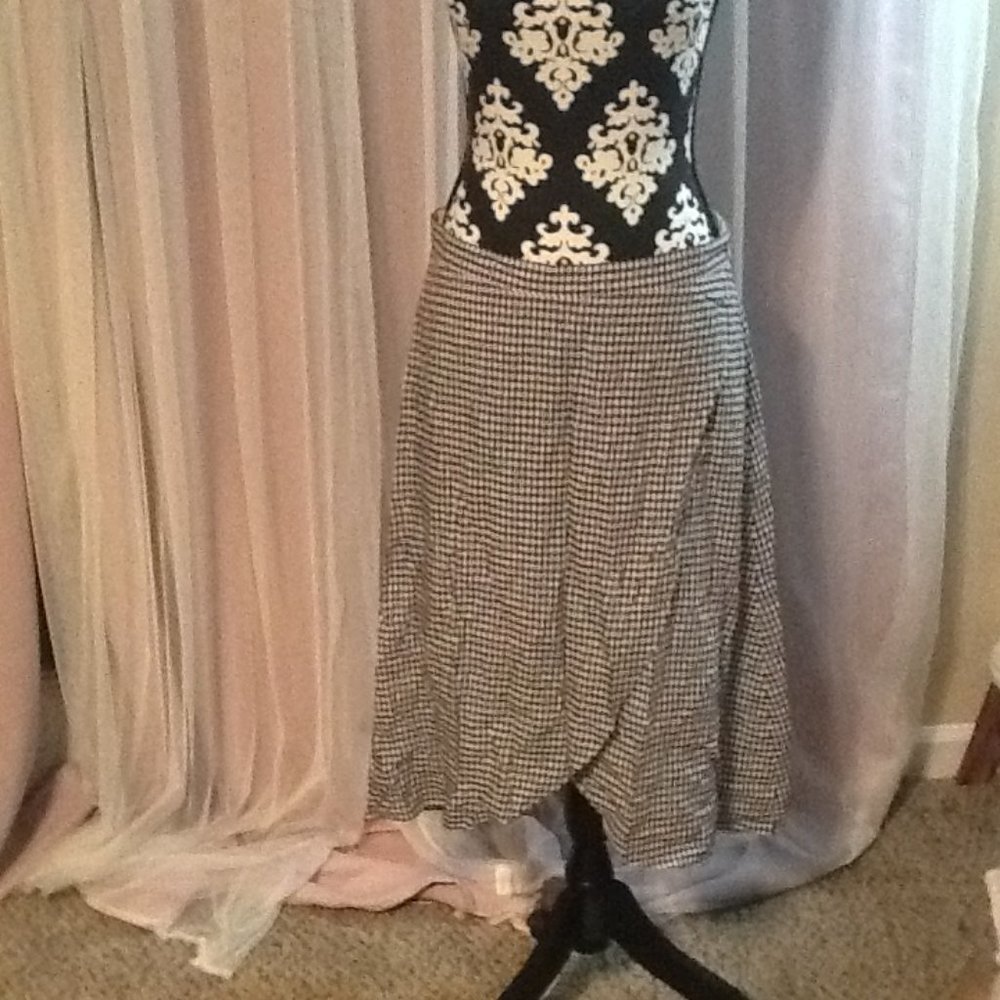 Checkered/Gingham tulip skirt by Loft